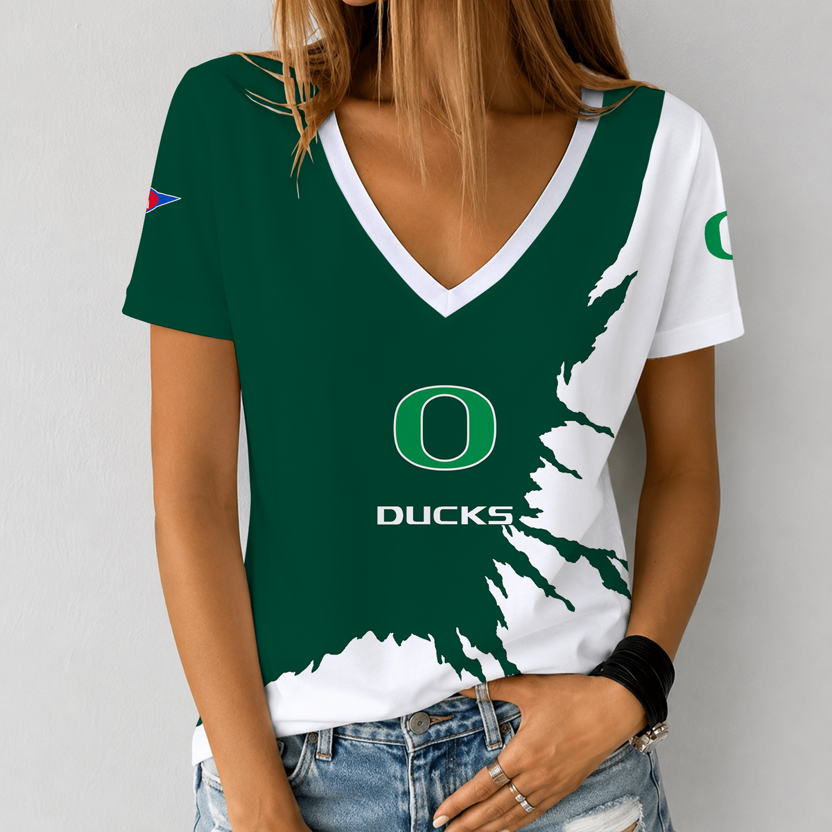 [TOUCHDOWN DEAL] NEW CUSTOMIZED NCAA FBS14 OGD OREGON DUCKS V-NECK FEMALE SHIRT